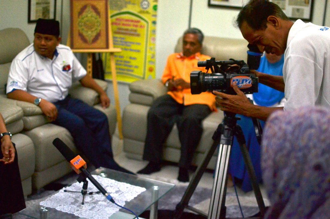 Majlis Penyerahan Anak Pokok bersama YB Datuk Haji 